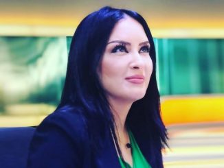 حسينة أوشان Hassina Ouchene