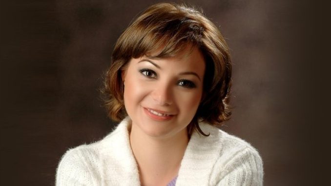 نادين تحسين بيك Nadine Tahsin Bik نادين تحسين بيك Nadine Tahsin Bik