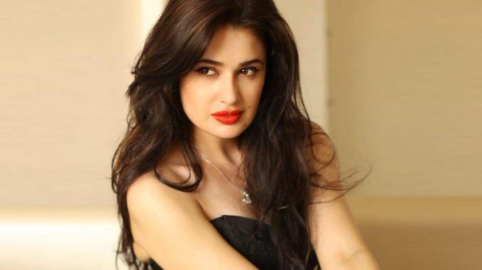 أمريتا أرورا Amrita Arora أمريتا أرورا Amrita Arora