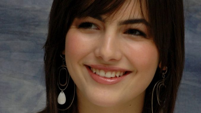 كاميلا بيل Camilla Belle كاميلا بيل Camilla Belle