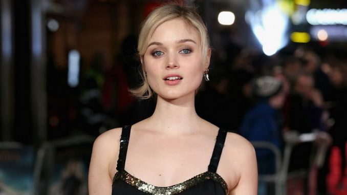 بيلا هيثكوت Bella Heathcote