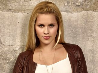 كلير هولت Claire Holt