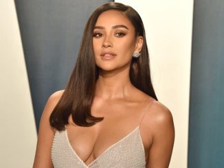 شاي ميتشل Shay Mitchell