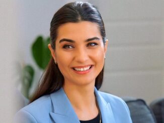 توبا بويوكستون Tuba Buyukustun