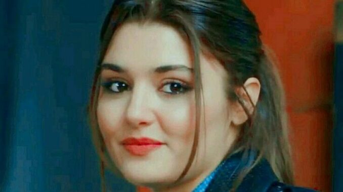 هاندا أرتشيل Hande Erçel