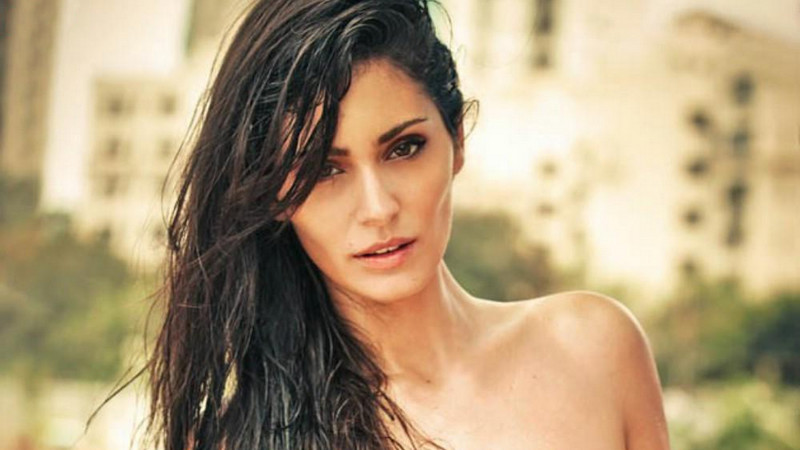 برونا عبد الله Bruna Abdullah برونا عبد الله Bruna Abdullah