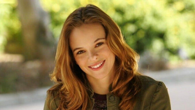 دانييل باناباكر Danielle Panabaker