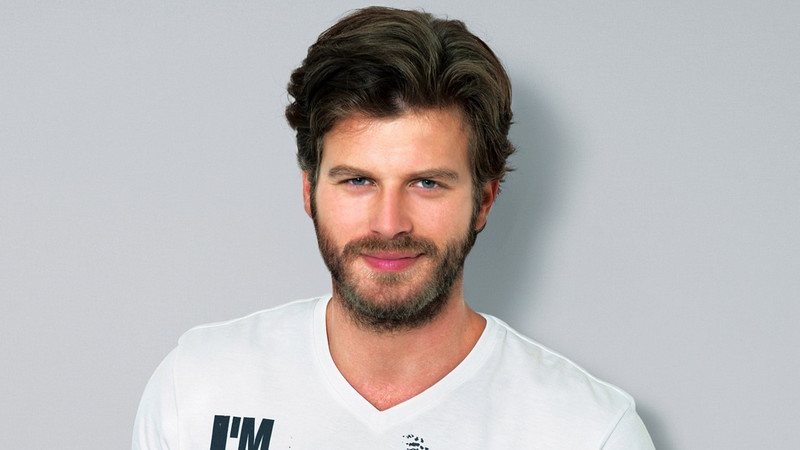 كيفانش تاتليتوغ Kivanc Tatlitug كيفانش تاتليتوغ Kivanc Tatlitug
