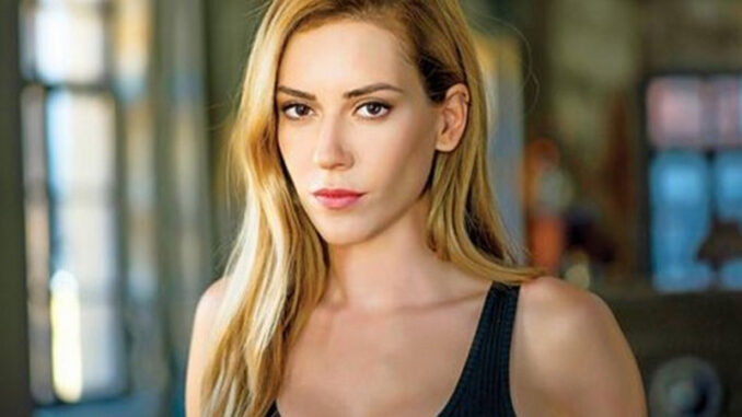 سينيم كوبال Sinem Kobal