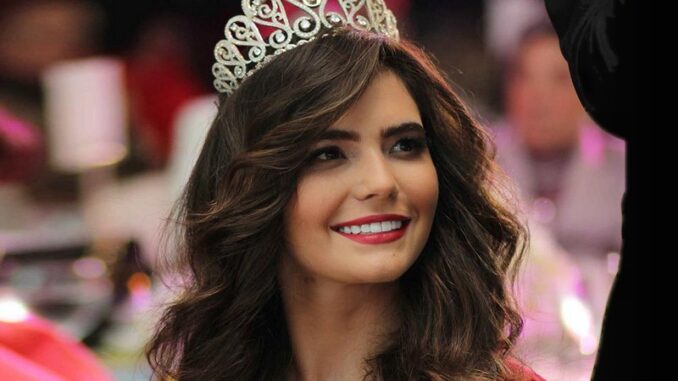 لارا دبانة Lara Debbana