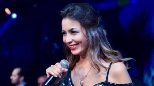 جنات مهددة بالمنع من الغناء‏