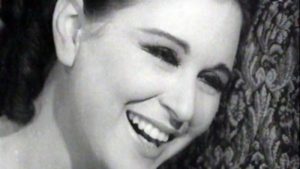 معمر القذافي عرض 100 مليون جنيه لشراء أفلام سعاد حسني الاباحية
