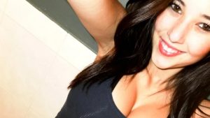 ‎Angie Varona‎