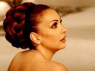 أمل حجازي .. من تصوير فيديو كليب في المسجد إلى الاعتزال